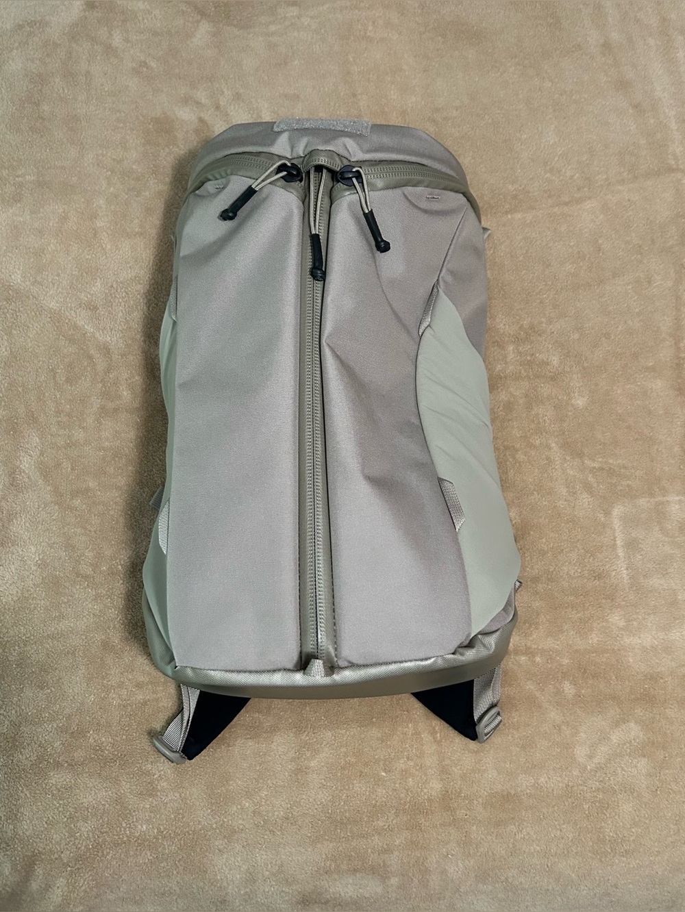 Yeti Ranchero 22L Cape Dark Taupe~EXCELLENT 
CONDITION!! {item 1}
